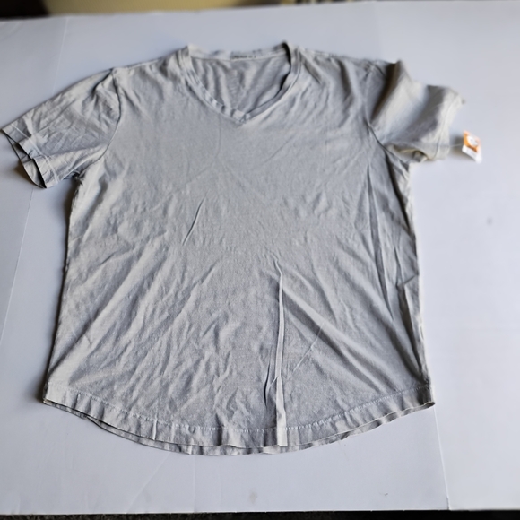 New Buck Mason V-Neck T-Shirt Light Olive Textured Cotton Made in USA Size Large - Picture 2 of 4